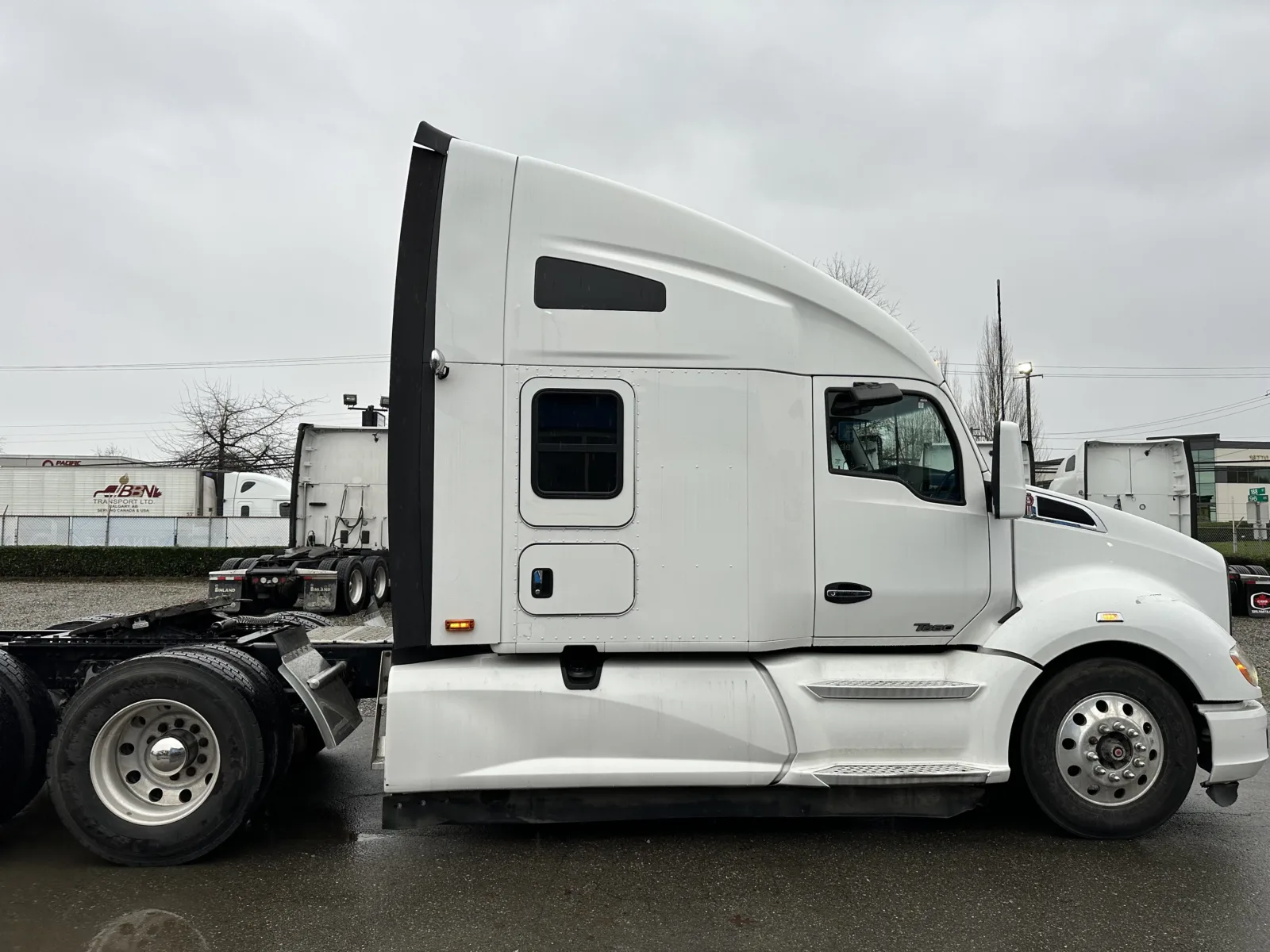 2019 Kenworth T680 — photo 8 of 13