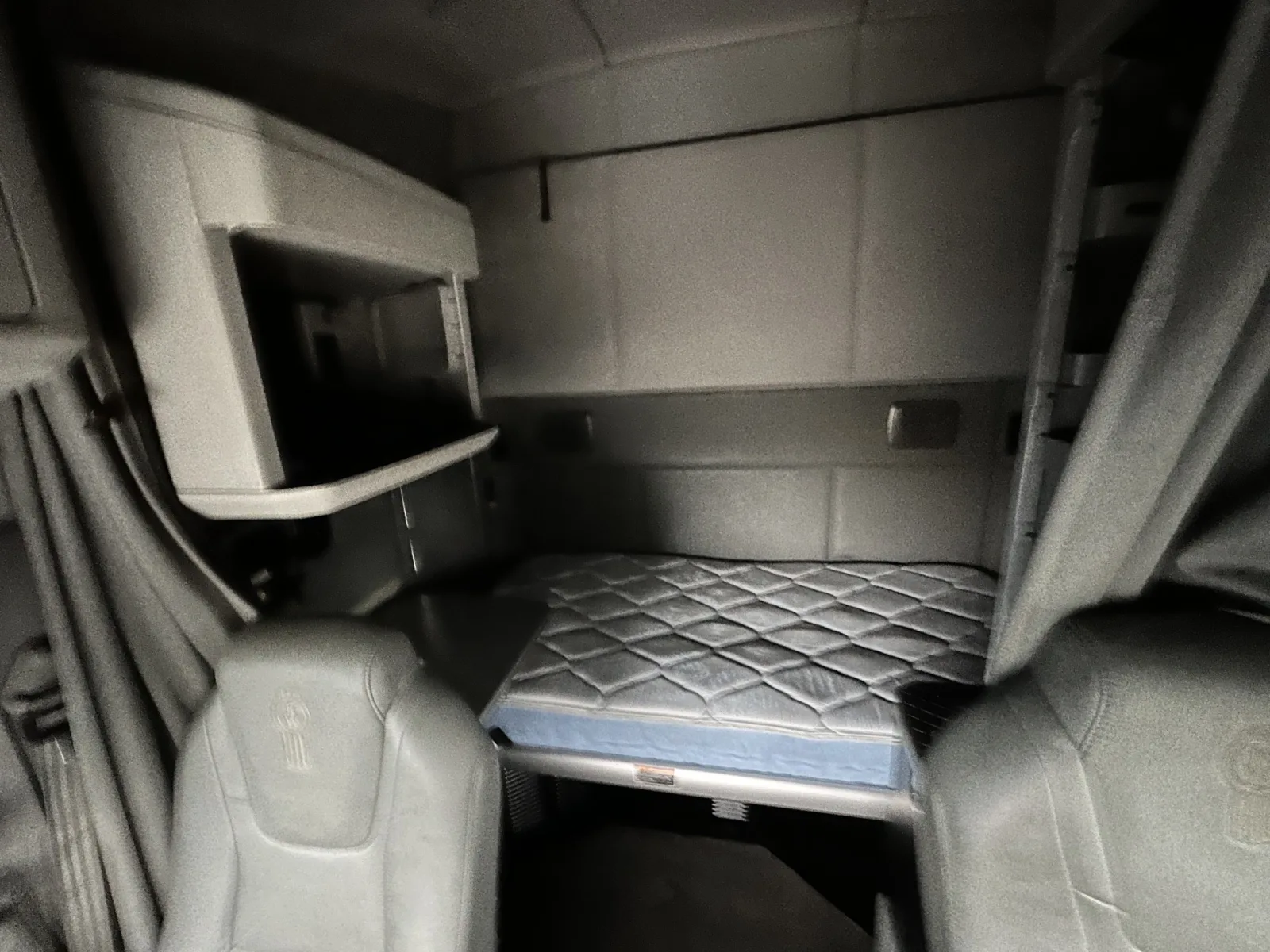 2019 Kenworth T680 — photo 13 of 13