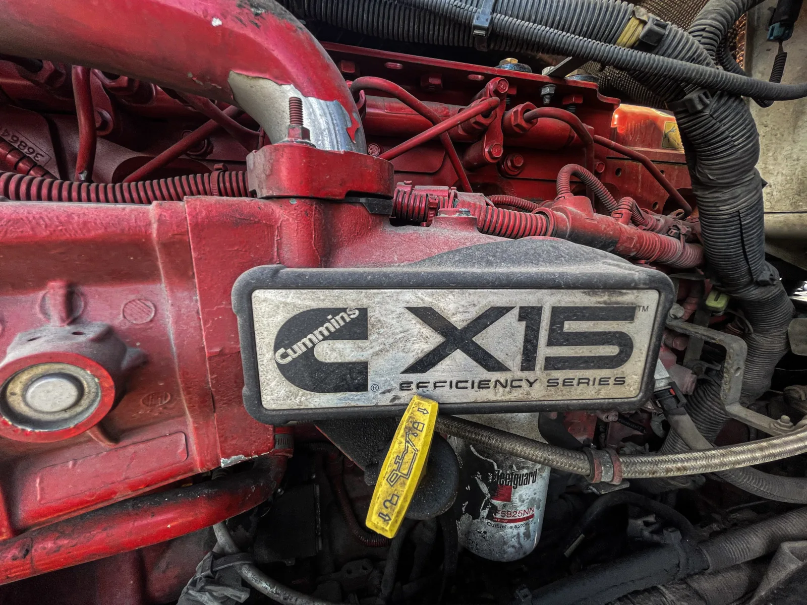 2019 International LT625 — photo 16 of 17