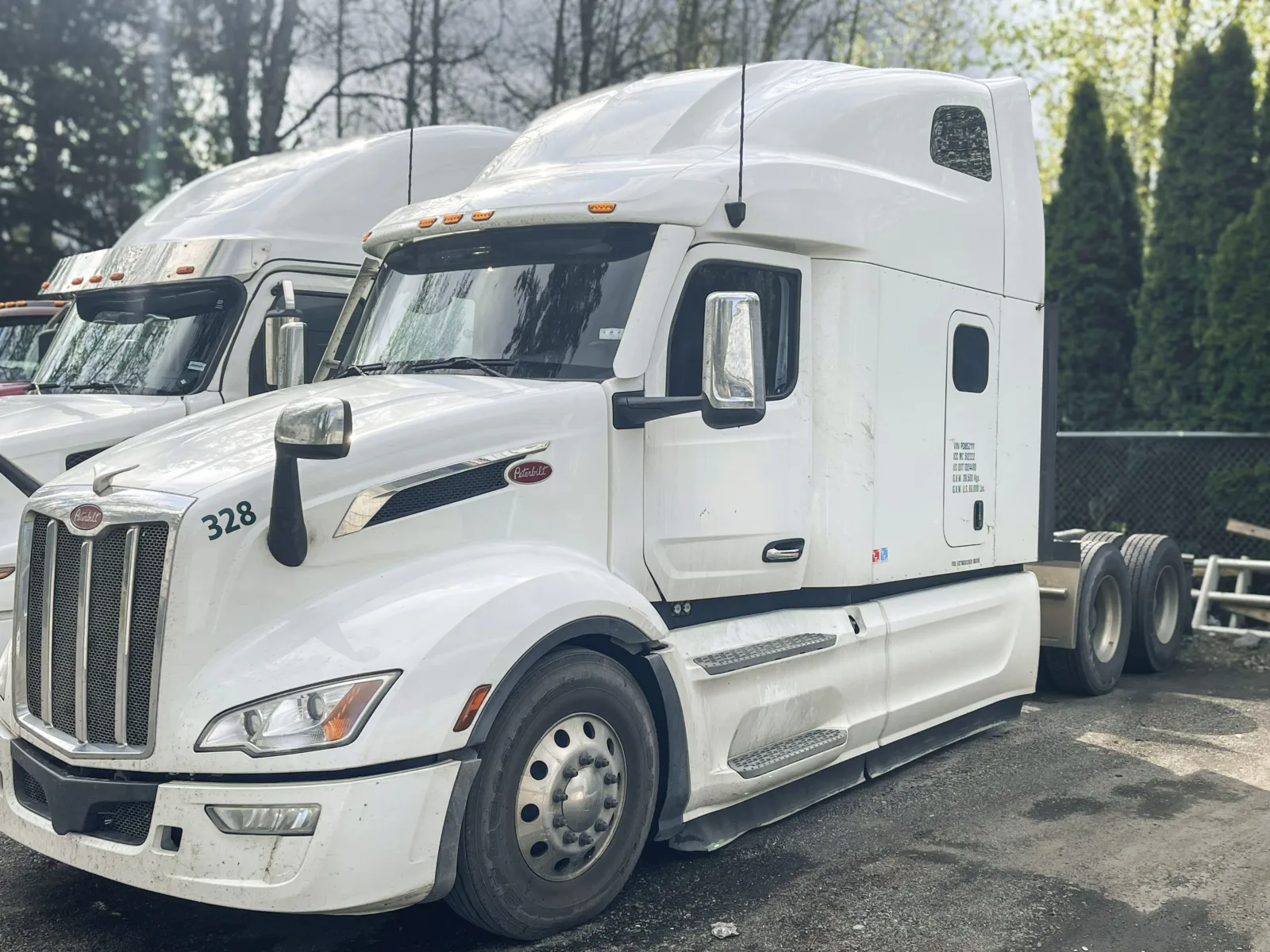 2023 Peterbilt 579 — photo 3 of 15