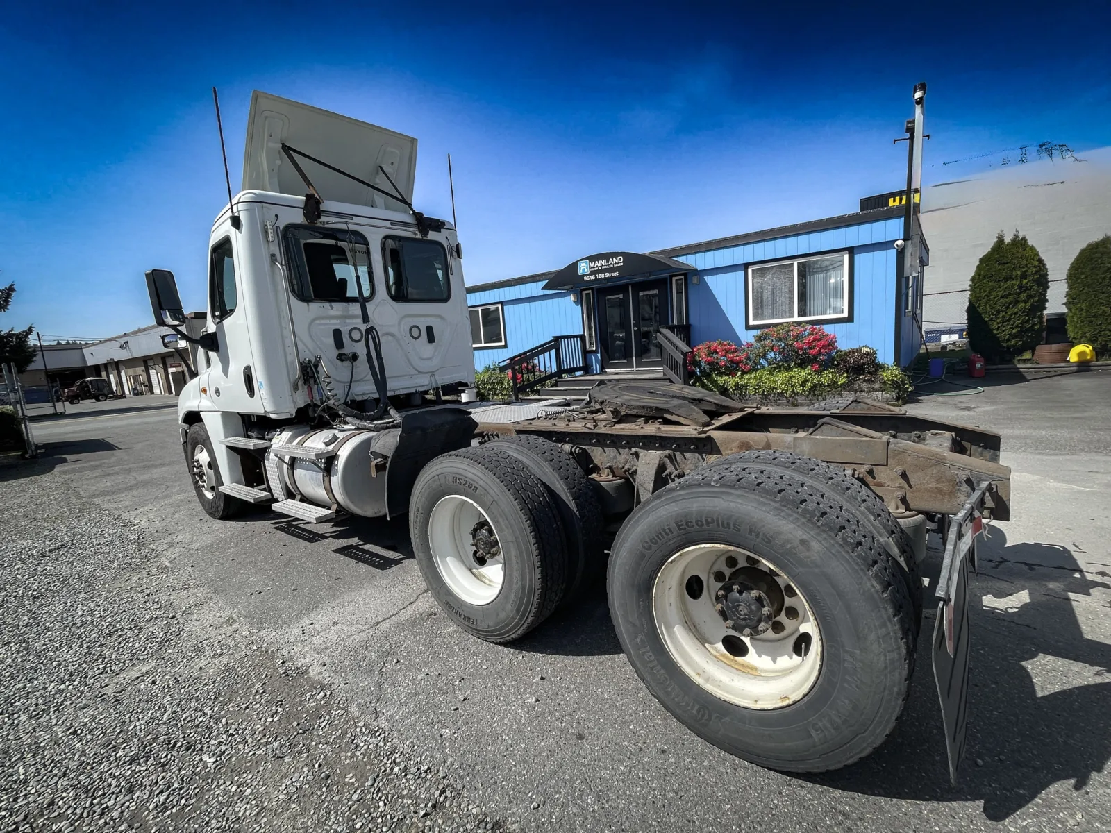 2018 Freightliner Cascadia Day Cab — photo 5 of 13