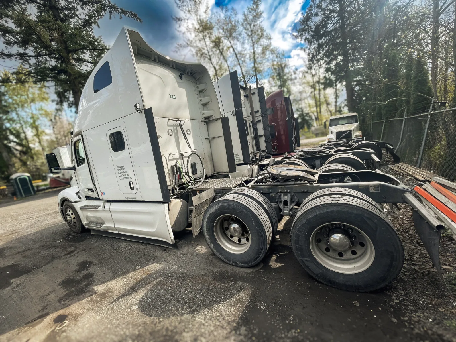 2023 Peterbilt 579 — photo 7 of 15