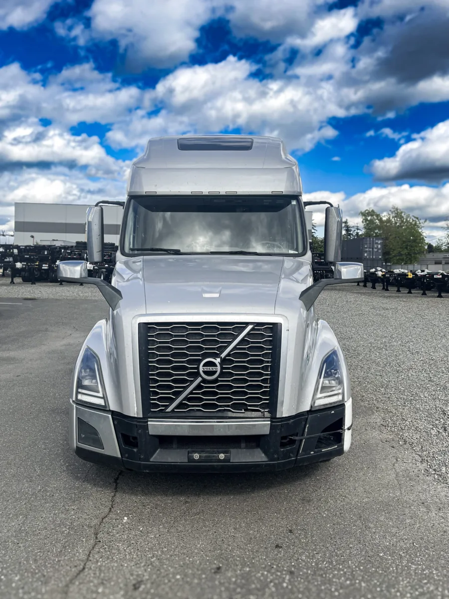 2020 Volvo VNL 760 — photo 1 of 13