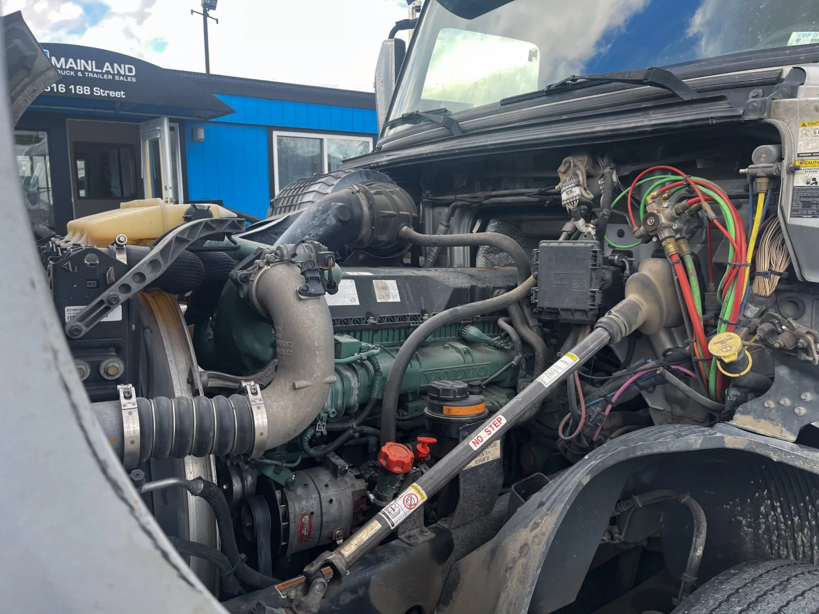 2020 Volvo VNL 760 — photo 12 of 13