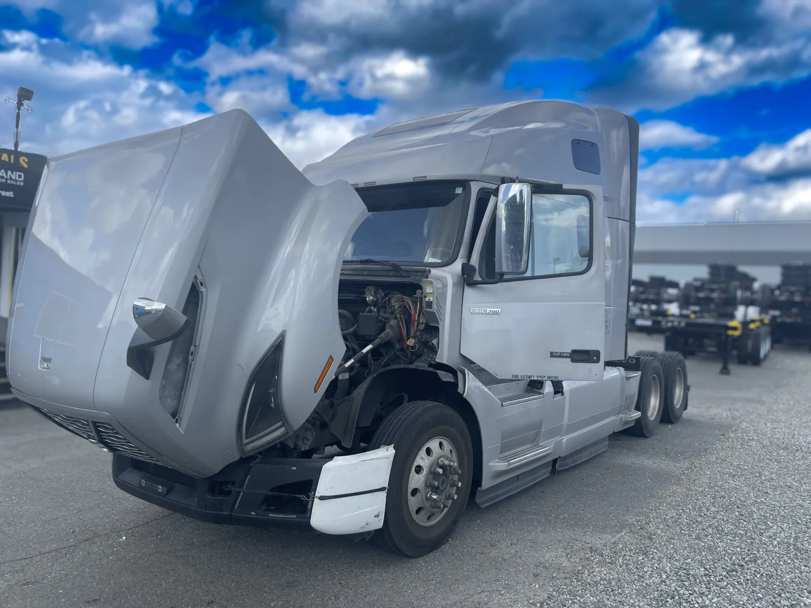 2020 Volvo VNL 760 — photo 13 of 13