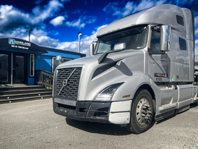 2020 Volvo VNL 760 — photo 2 of 13