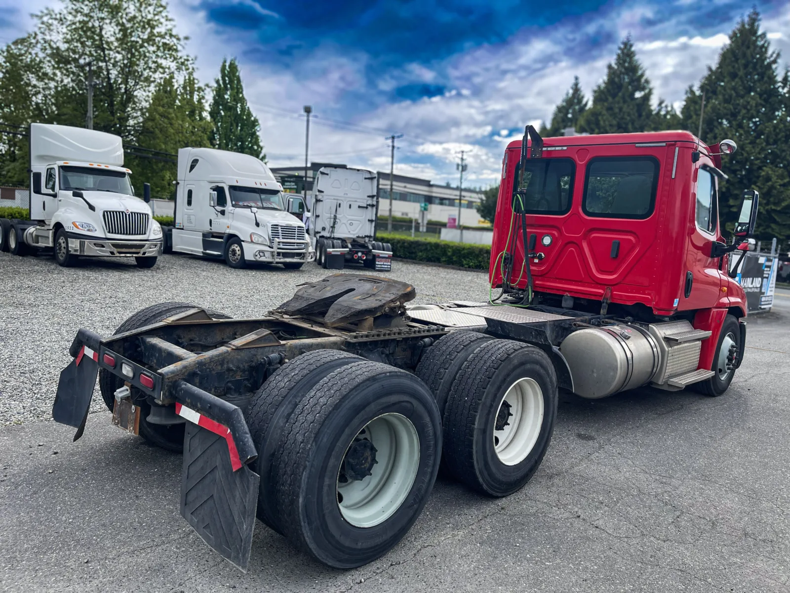 2019 Freightliner Day Cab — photo 5 of 13