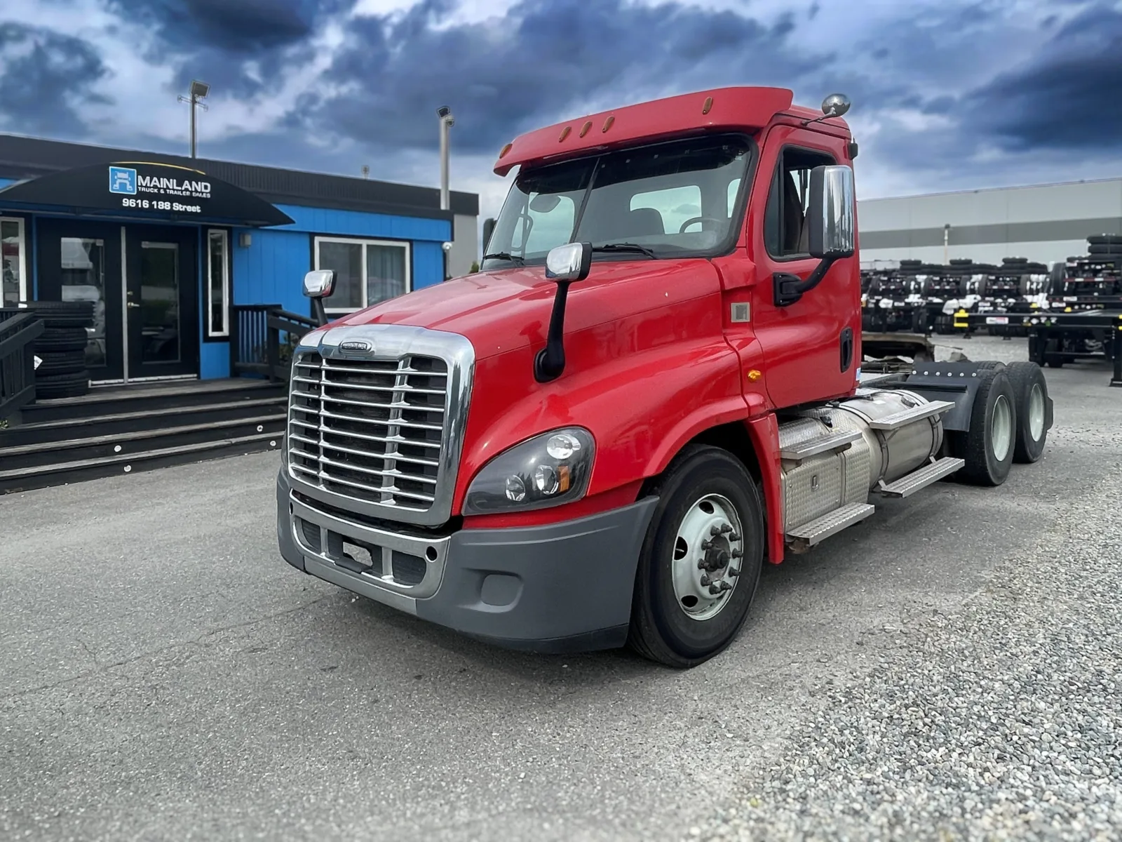 2019 Freightliner Day Cab — photo 7 of 13