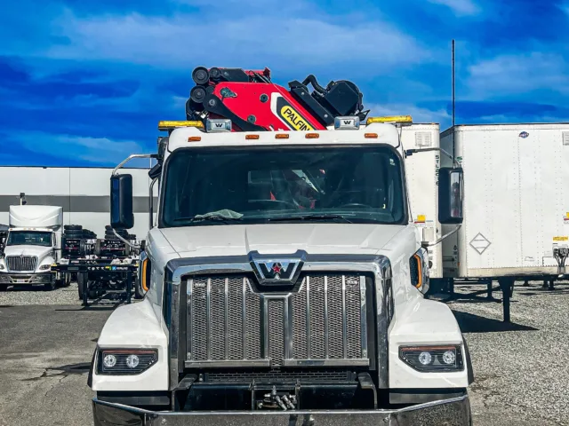 2023 Western Star 47X — photo 1 of 8