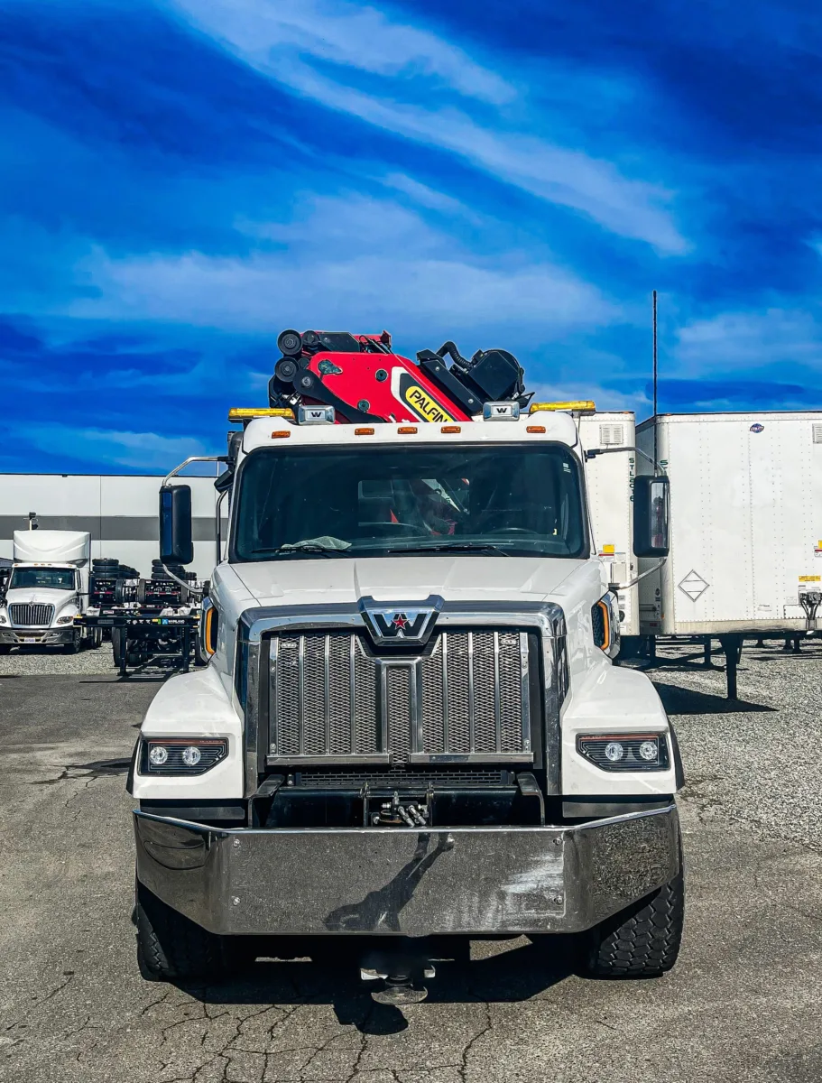 2023 Western Star 47X — photo 1 of 8