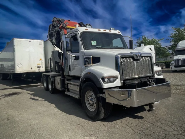 2023 Western Star 47X — photo 2 of 8