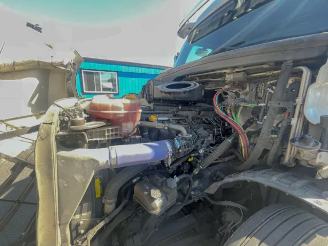 2024 Freightliner Cascadia — photo 3 of 10