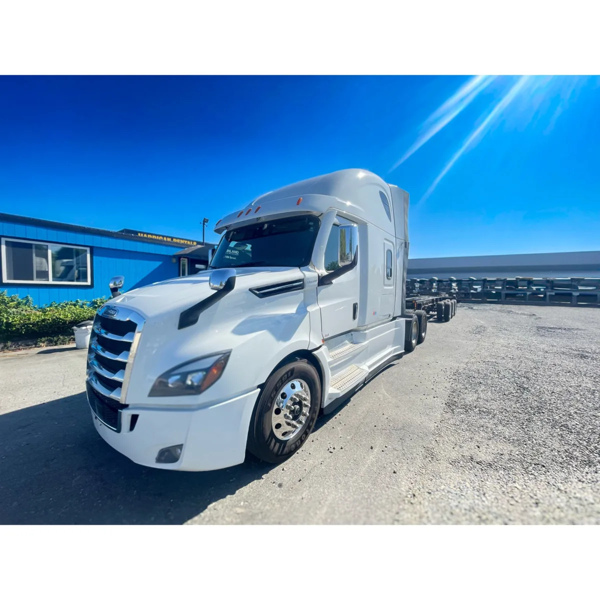 2024 Freightliner Cascadia — photo 8 of 10