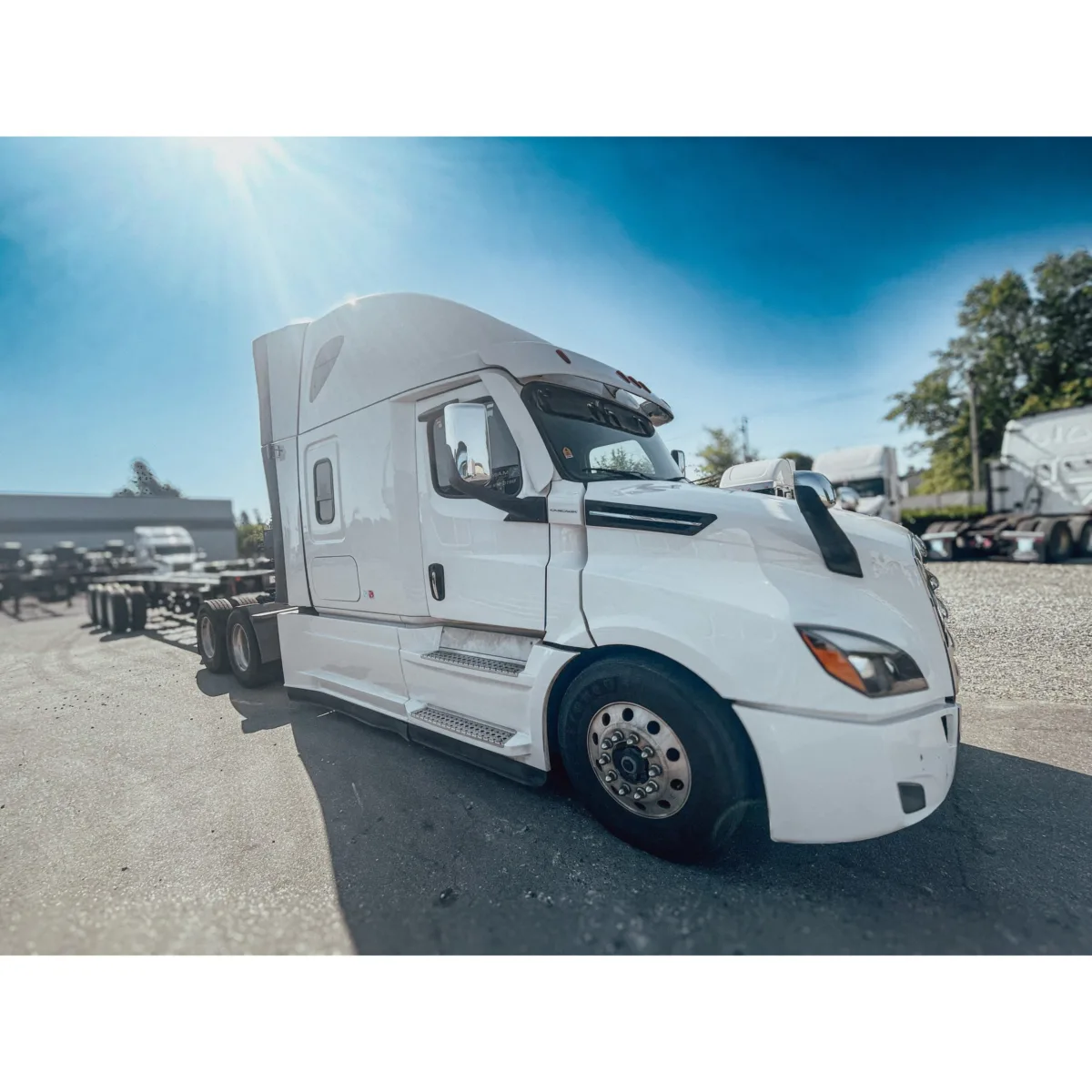 2024 Freightliner Cascadia — photo 9 of 10