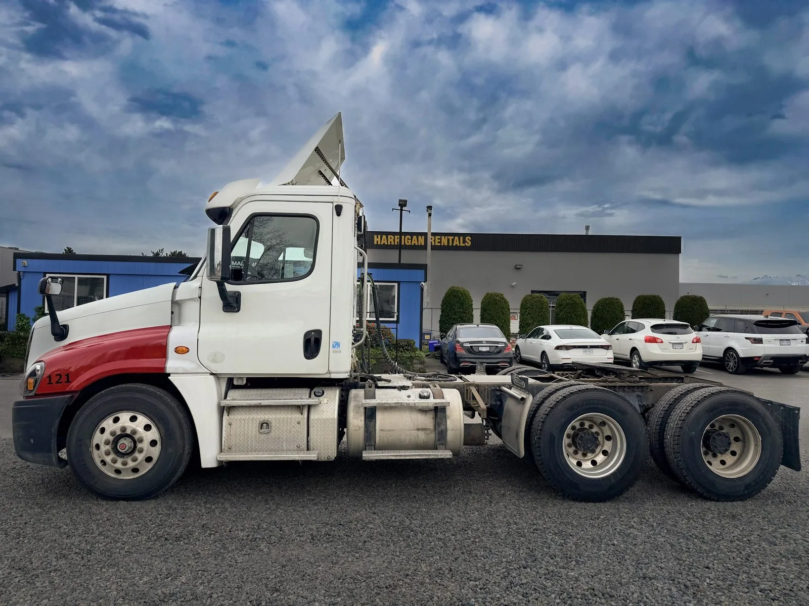 2018 Freightliner Cascadia — photo 3 of 12