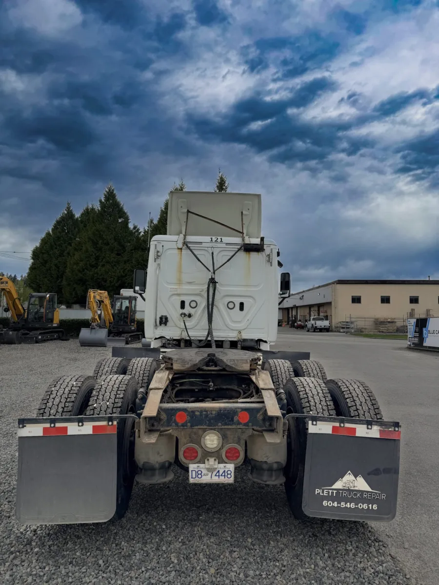 2018 Freightliner Cascadia — photo 5 of 12