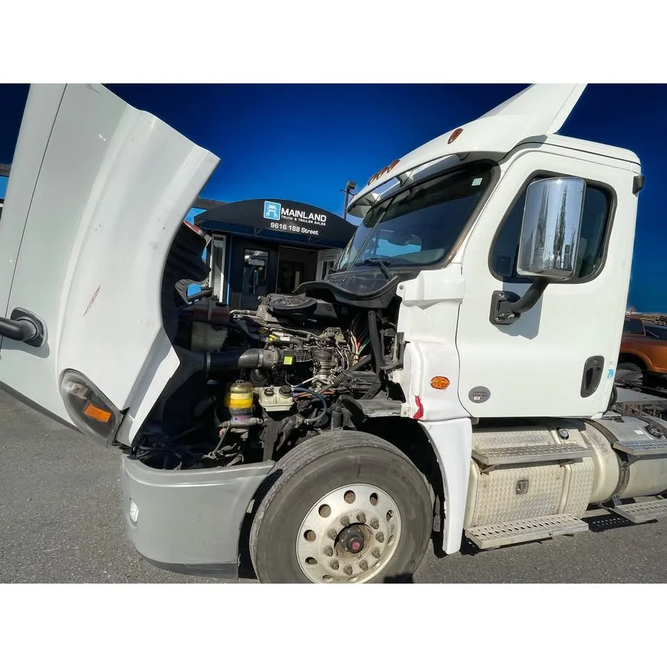 2018 Freightliner Cascadia Day Cab — photo 2 of 8