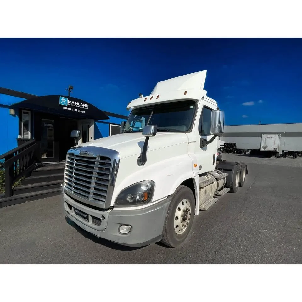 2018 Freightliner Cascadia Day Cab — photo 1 of 8
