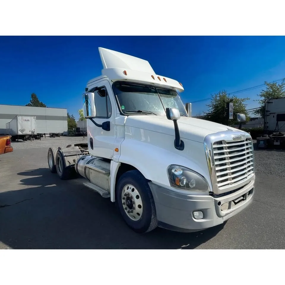 2018 Freightliner Cascadia Day Cab — photo 5 of 8