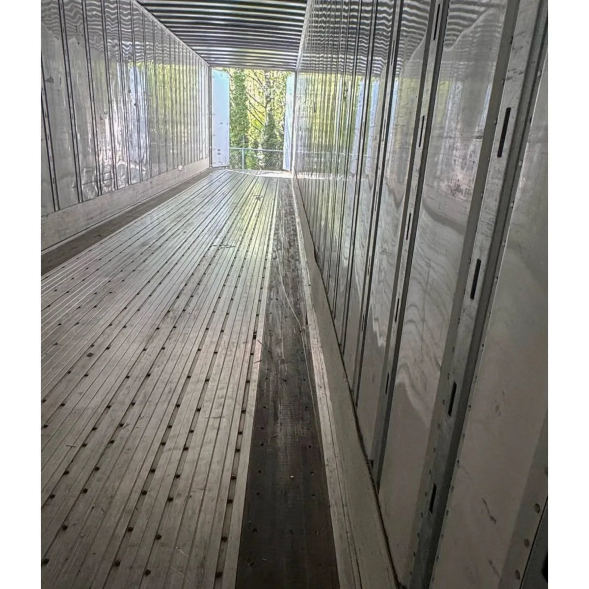 2018 Utility 4000D-X 53′ Dry Van — photo 9 of 11