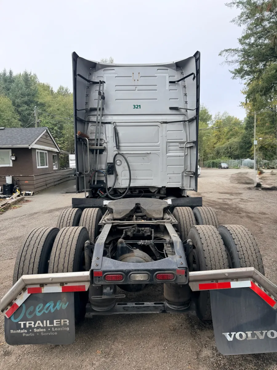 2020 Volvo VNL 760 Sleeper — photo 4 of 17