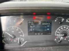 2020 Volvo VNL 760 Sleeper — photo 13 of 18