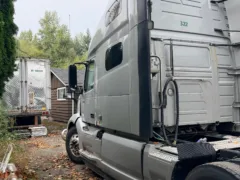 2020 Volvo VNL 760 Sleeper — photo 5 of 16