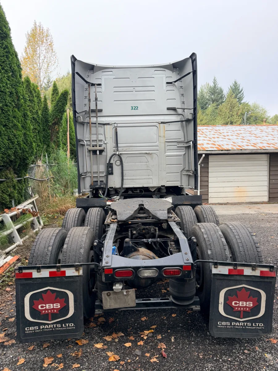2020 Volvo VNL 760 Sleeper — photo 6 of 16