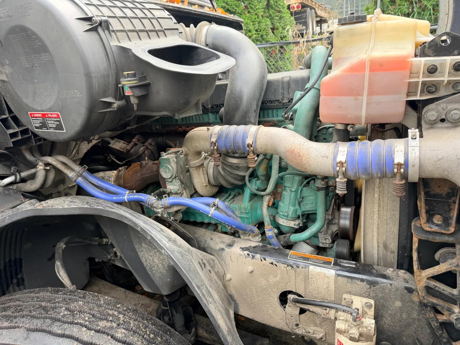 2020 Volvo VNL 760 Sleeper — photo 11 of 16