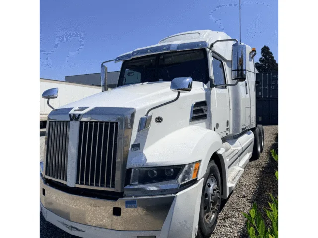 2020 Western Star 5700XE — photo 1 of 12