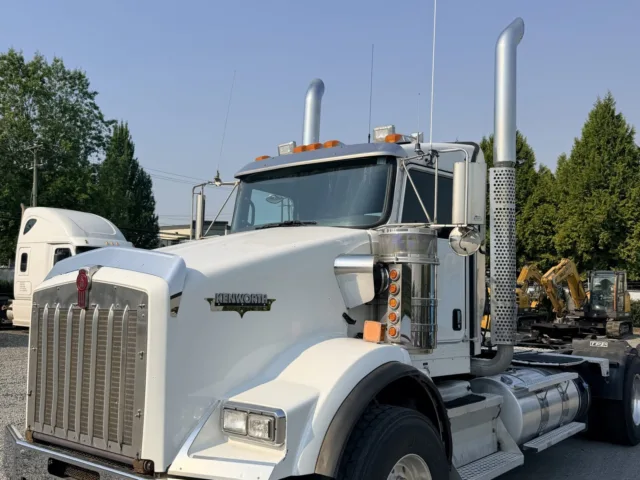 2022 Kenworth T800 — photo 2 of 6