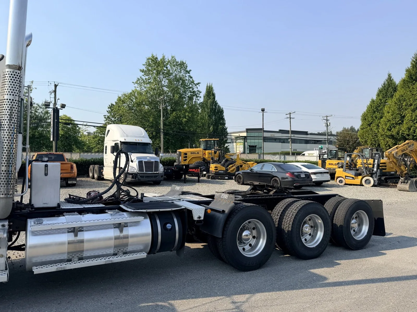 2022 Kenworth T800 — photo 4 of 6