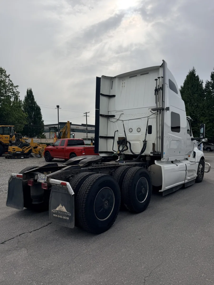 2023 International LT625 — photo 6 of 6