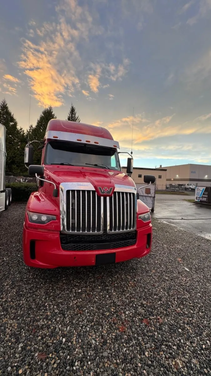2024 Western Star 57X — photo 3 of 4