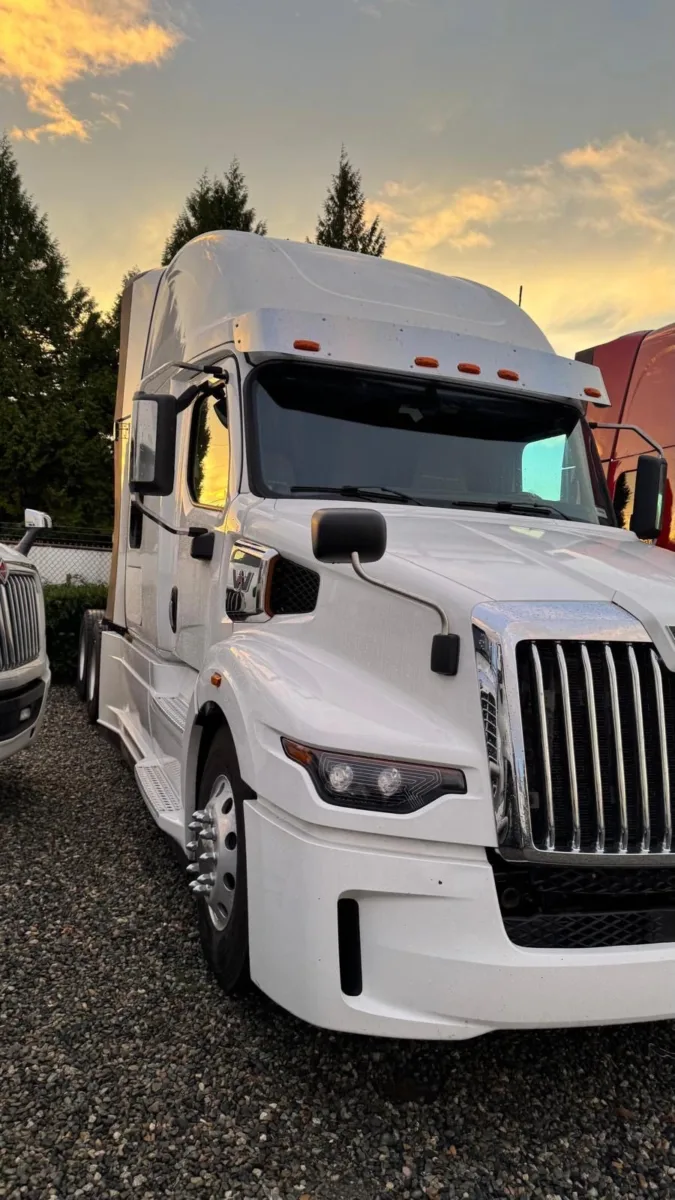 2024 Western Star 57X — photo 3 of 4