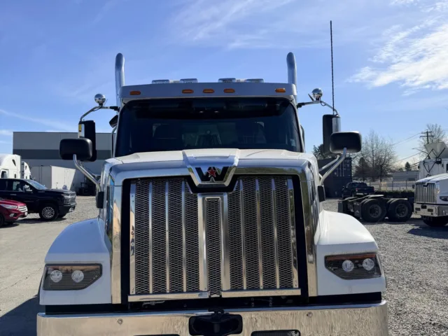 2025 Western Star 49X Dump Truck — photo 1 of 6