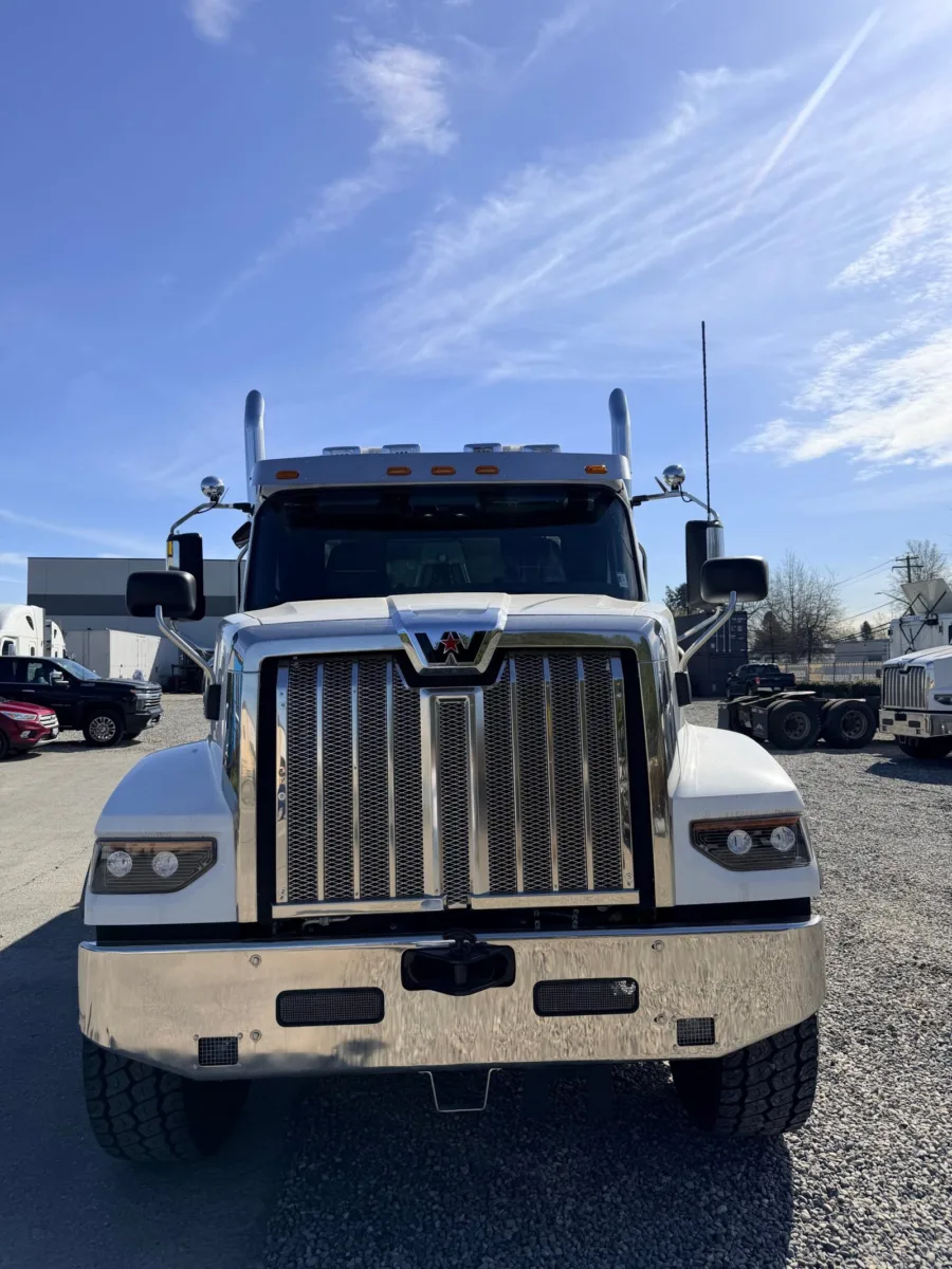 2025 Western Star 49X Dump Truck — photo 1 of 6