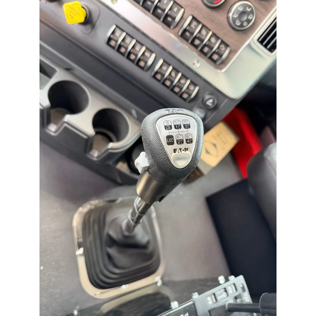 2025 Western Star 49X Dump Truck — photo 10 of 12