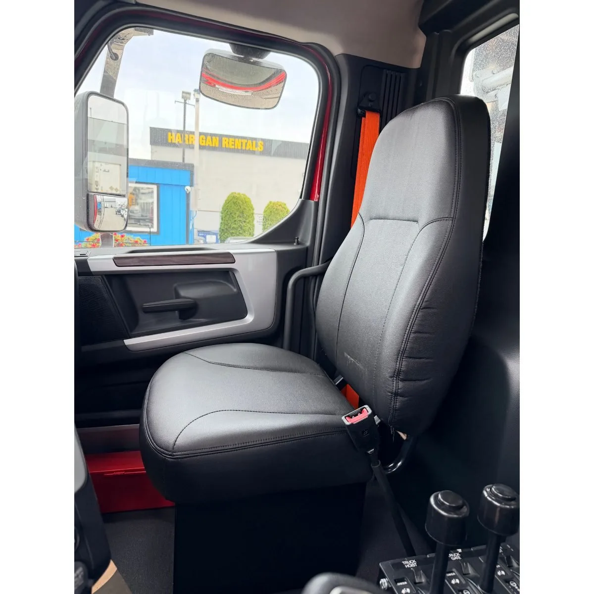 2025 Western Star 49X Dump Truck — photo 12 of 12