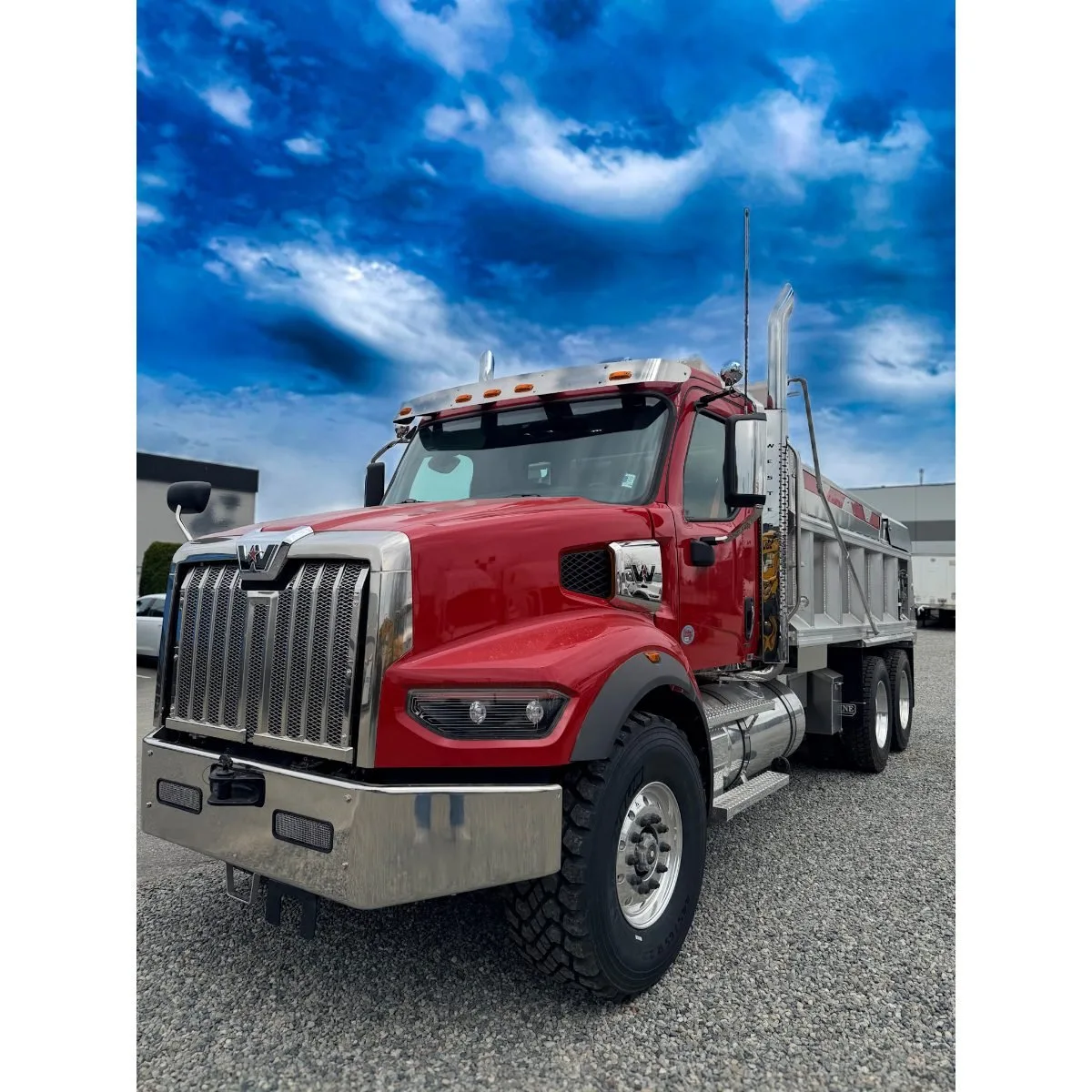2025 Western Star 49X Dump Truck — photo 2 of 12