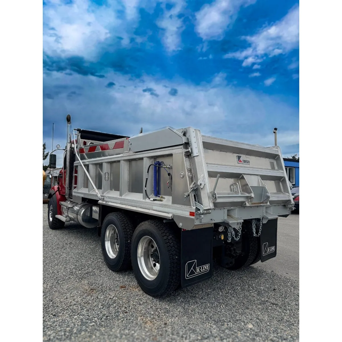 2025 Western Star 49X Dump Truck — photo 4 of 12