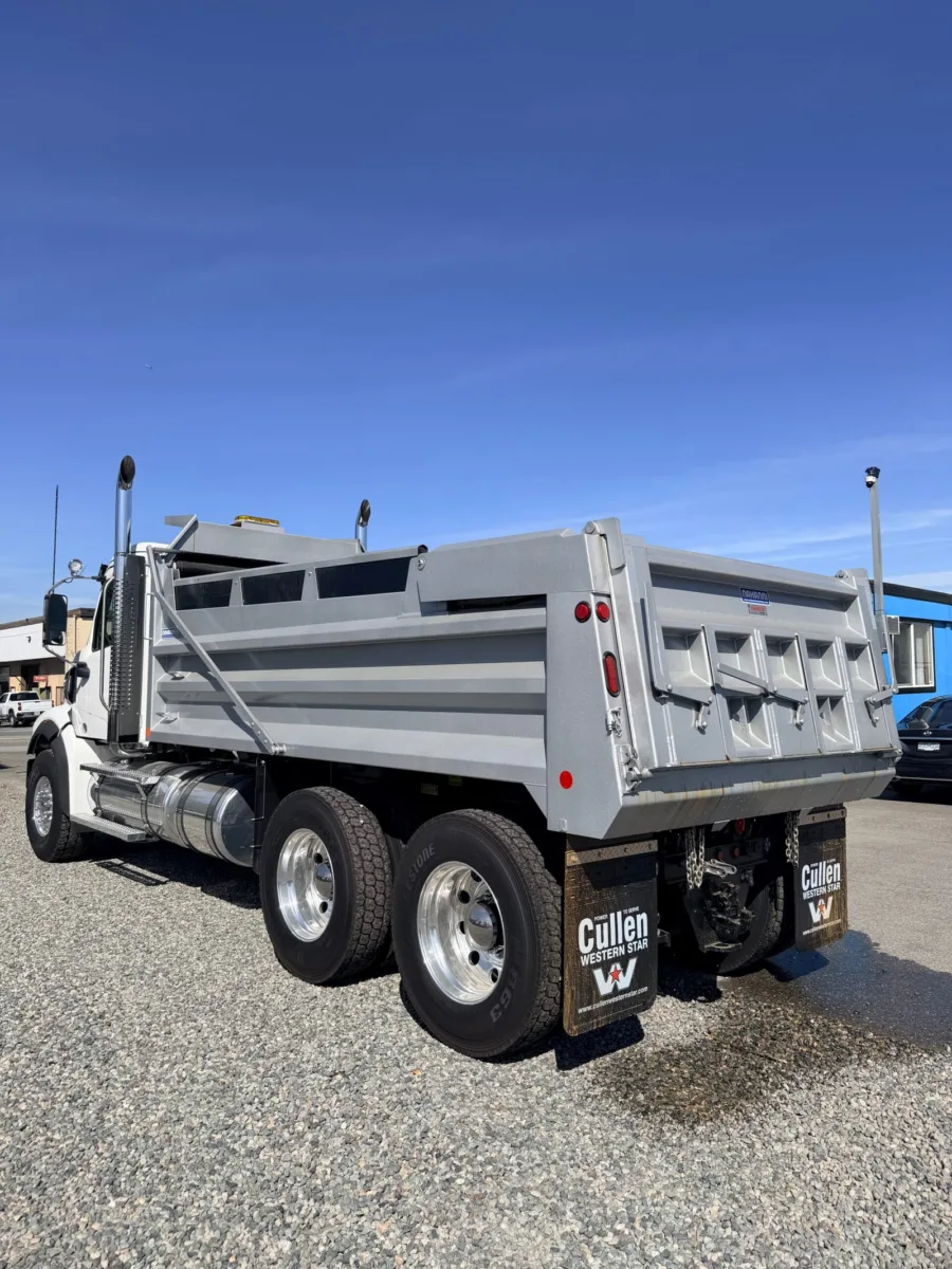 2025 Western Star 49X Dump Truck — photo 4 of 6