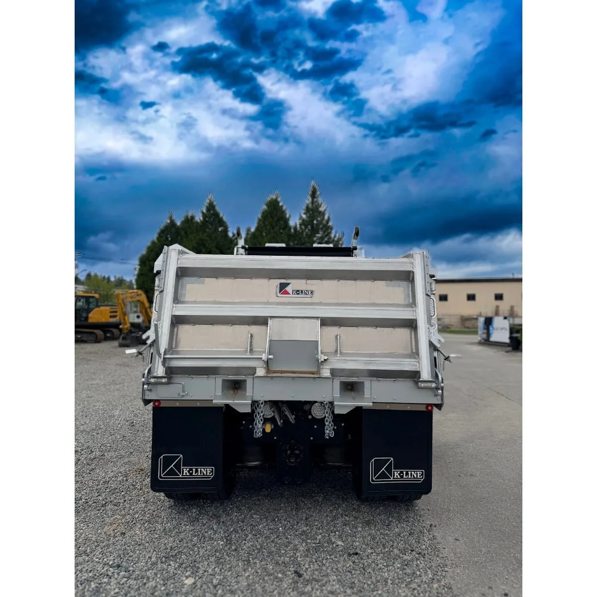 2025 Western Star 49X Dump Truck — photo 5 of 12