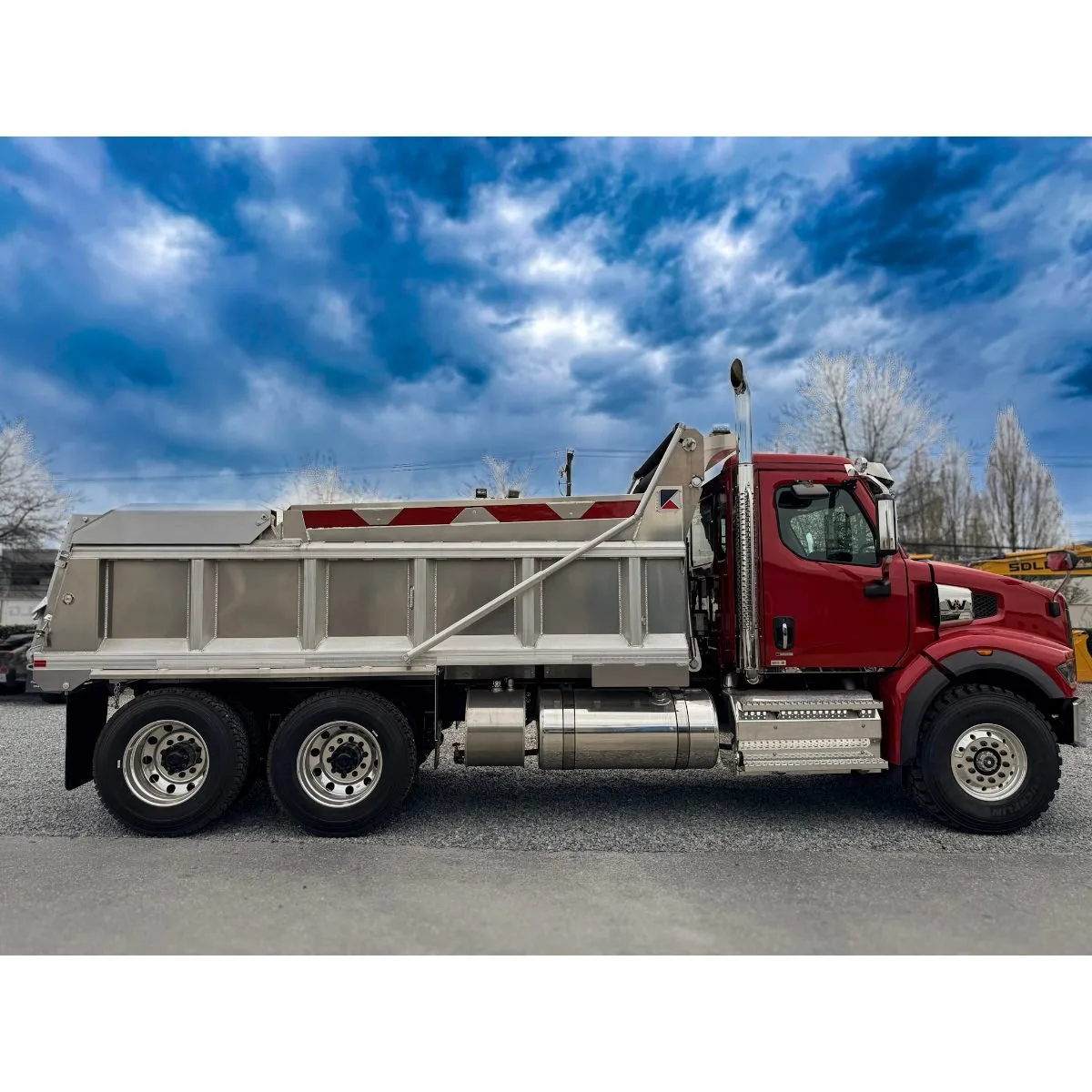 2025 Western Star 49X Dump Truck — photo 6 of 12