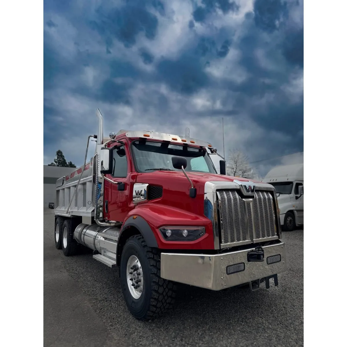 2025 Western Star 49X Dump Truck — photo 7 of 12