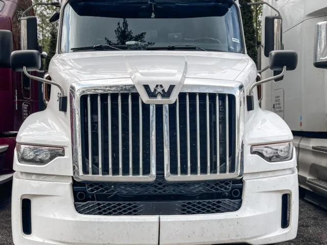2024 Western Star 57X — photo 1 of 6
