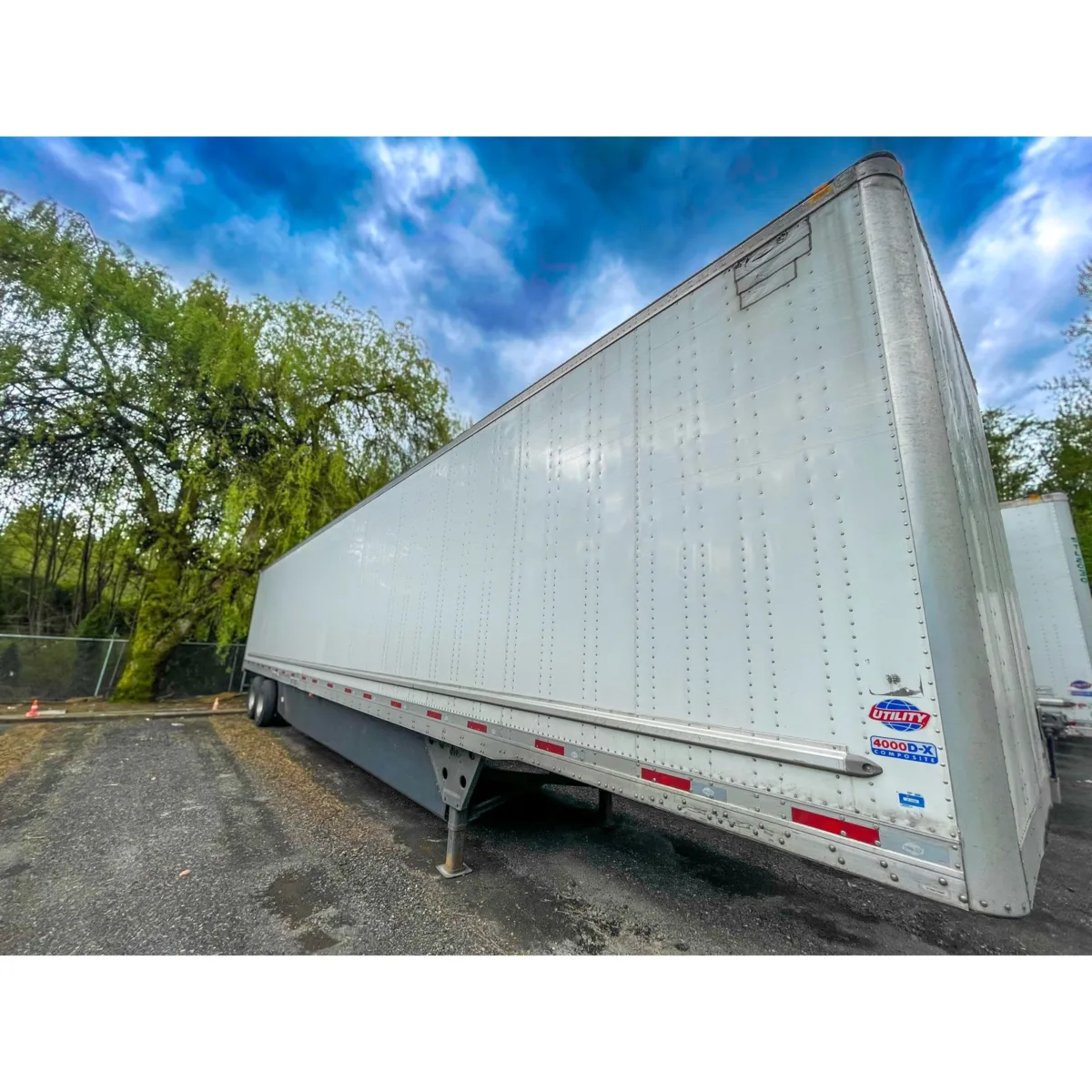 2018 Utility 4000D-X 53′ Dry Van — photo 1 of 11