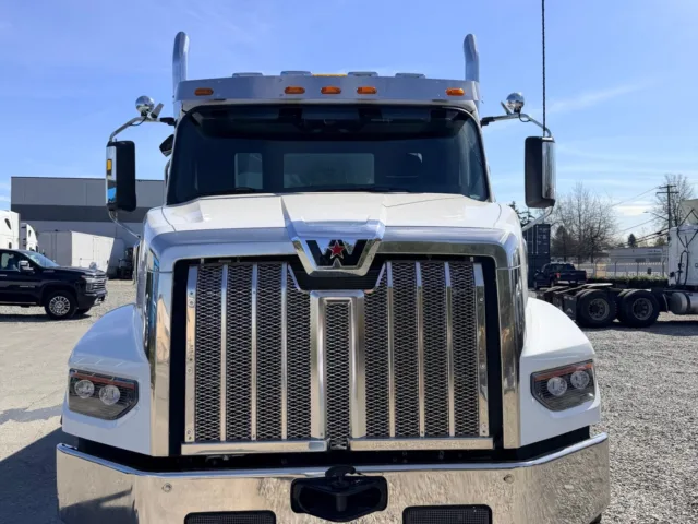2025 Western Star 49X Dump Truck — photo 1 of 6