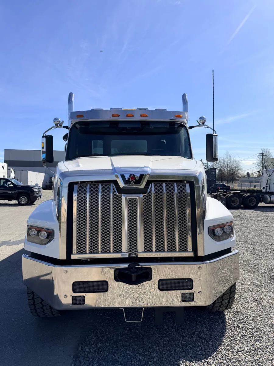 2025 Western Star 49X Dump Truck — photo 1 of 6