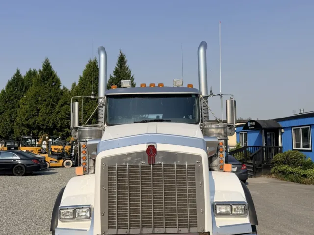 2022 Kenworth T800 — photo 1 of 6